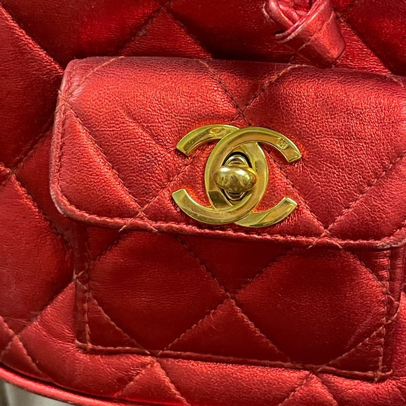 Rare Vintage Chanel Duma Metallic Red Quilted Leather Small Backpack 1991-1994 - Picture 8 of 14